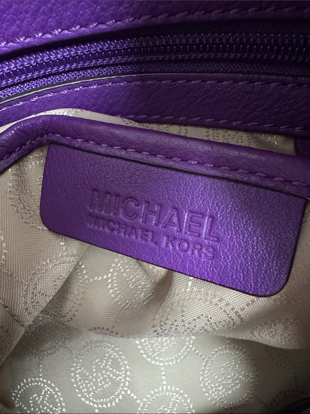 Michael Kors Jules drawstring crossbody bag - Picture 5 of 9